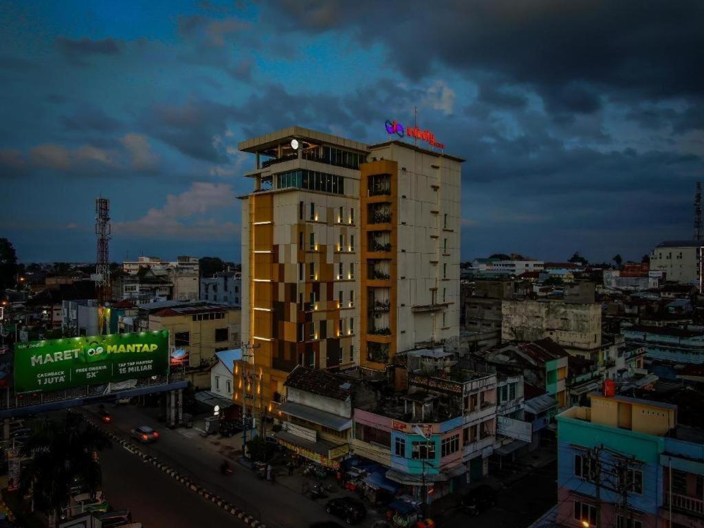 Infinity Hotel Jambi By Tritama Hospitality Bagian luar foto