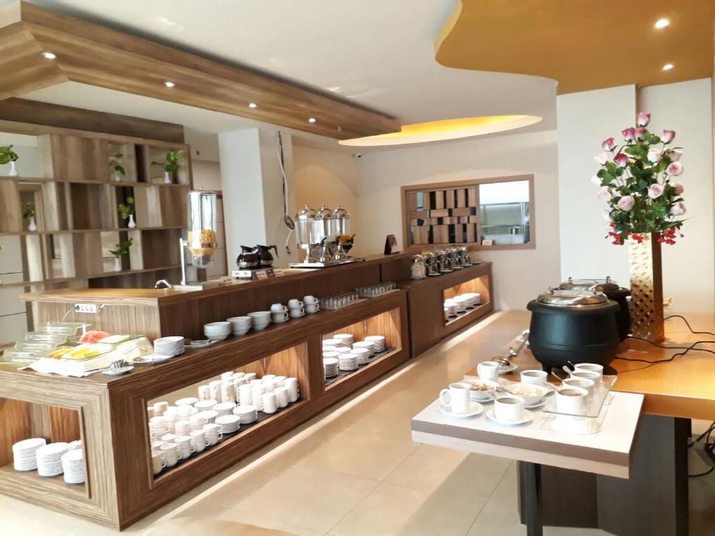 Infinity Hotel Jambi By Tritama Hospitality Bagian luar foto